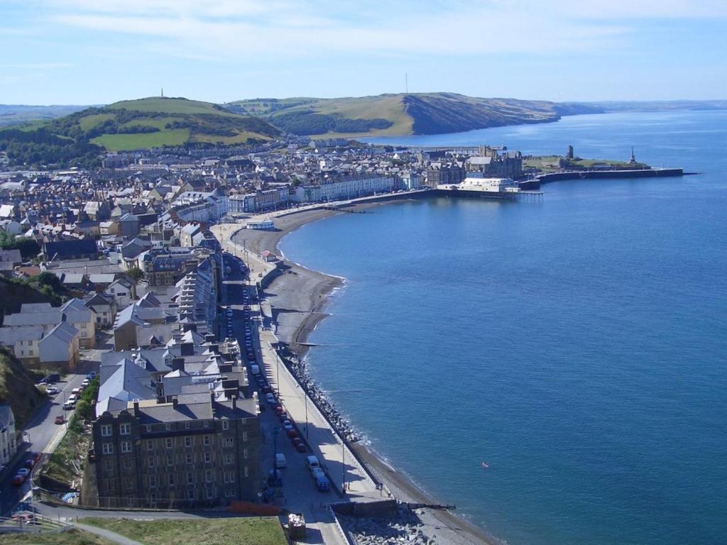 Harry'S Hotel & Restaurant Aberystwyth Bagian luar foto