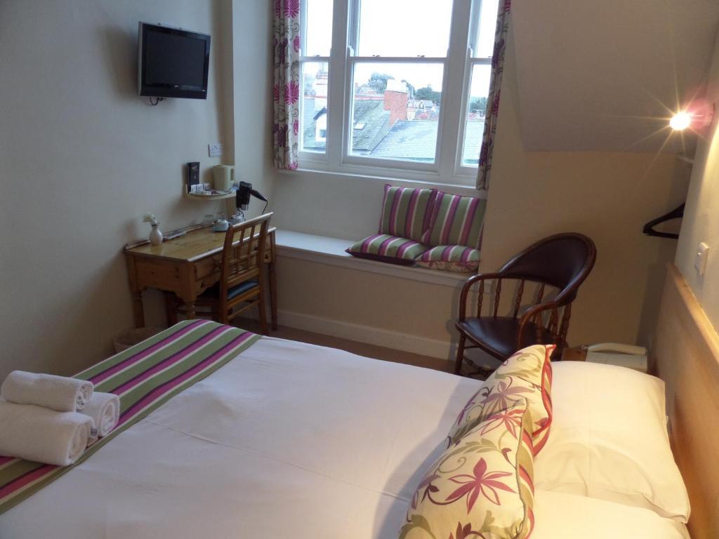 Harry'S Hotel & Restaurant Aberystwyth Bagian luar foto