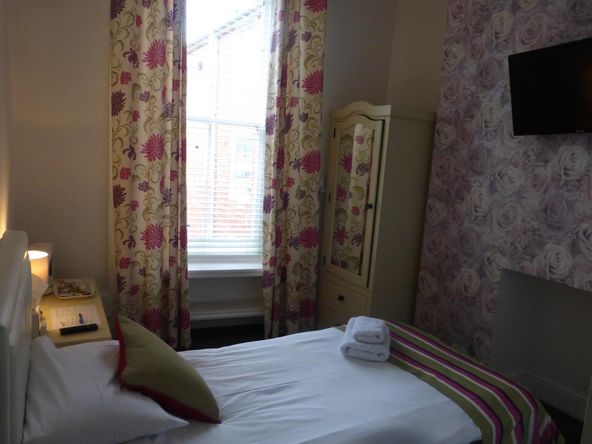 Harry'S Hotel & Restaurant Aberystwyth Bagian luar foto