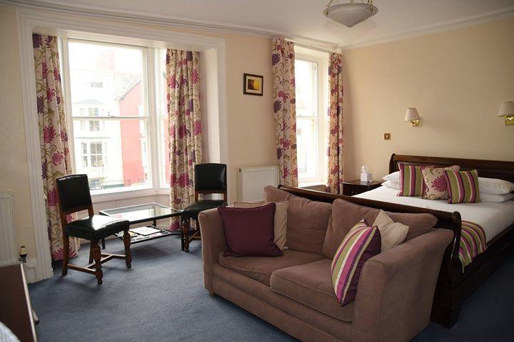 Harry'S Hotel & Restaurant Aberystwyth Bagian luar foto
