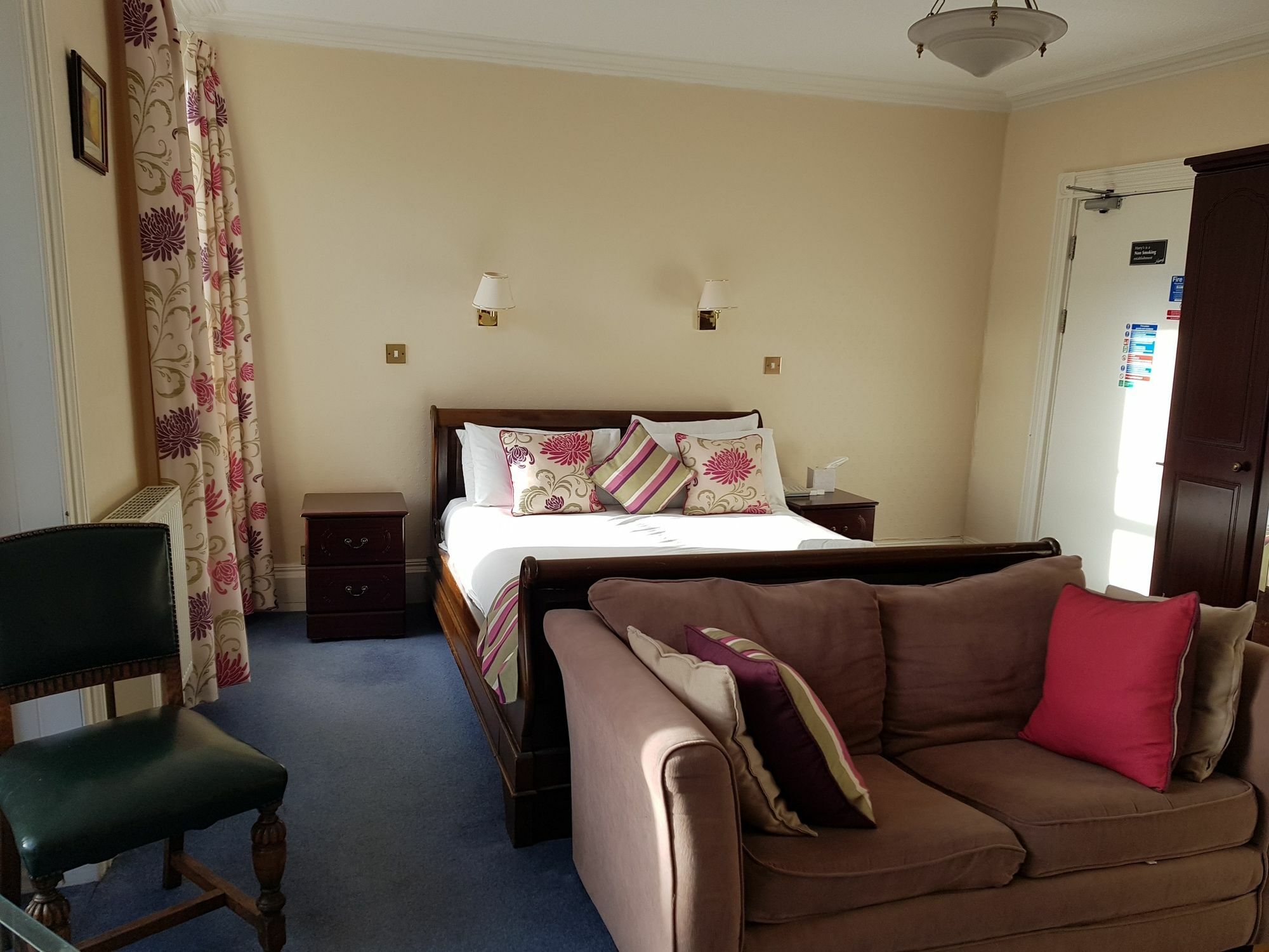 Harry'S Hotel & Restaurant Aberystwyth Bagian luar foto